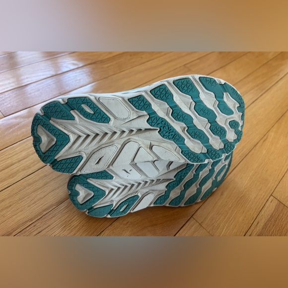 Hoka One One Clifton 8 Aqua Blue Athletic Shoes Size 9 - Picture 4 of 5